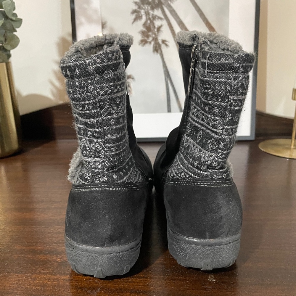 winter boots! - Picture 3 of 5